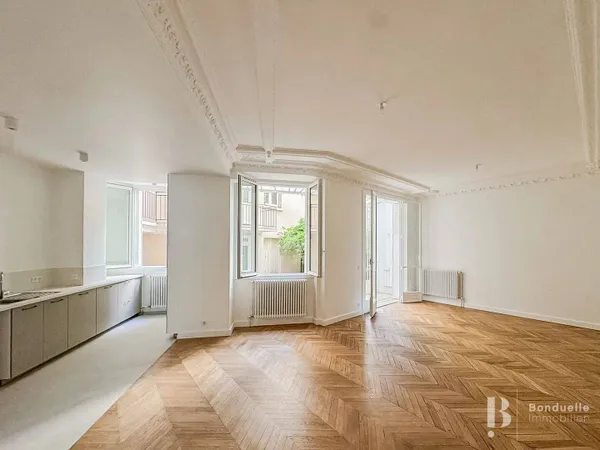 Appartement 6 pièces 143 m²