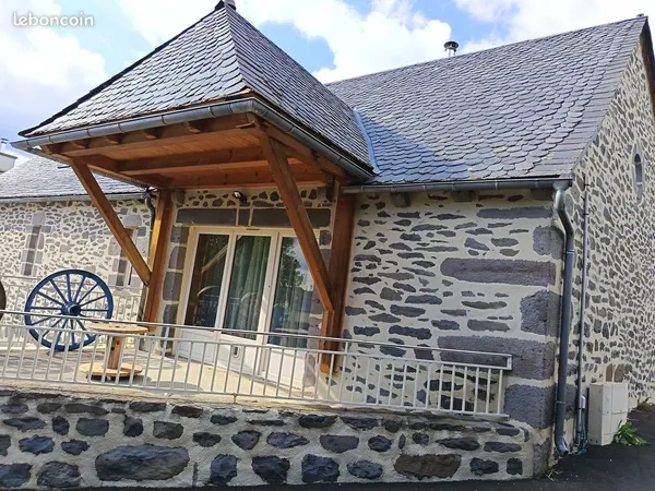 Maison St-Flour 8 kms