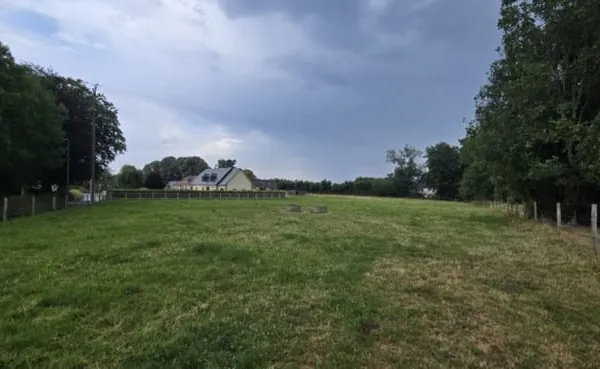 Terrain 643 m²