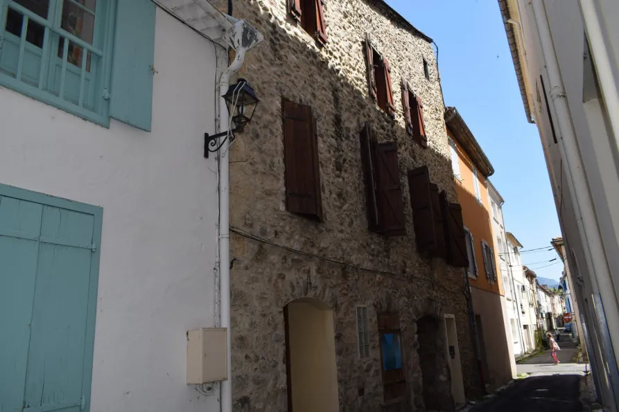 Photo 1