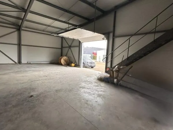 Local d’activité et entrepôt Location Rouffiac-Tolosan 200m² 2460€
