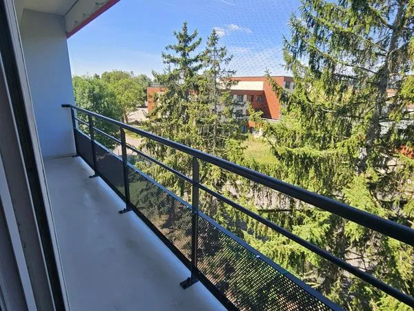 F2 53 m² - Deux Fontaines -4ème et dernier étage avec ascenseur, garage individuel, cave, balcons
