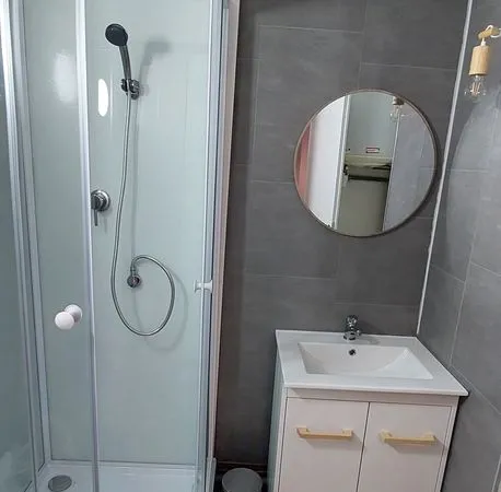 Meublé F1bis/chambre séparé + place de parking
