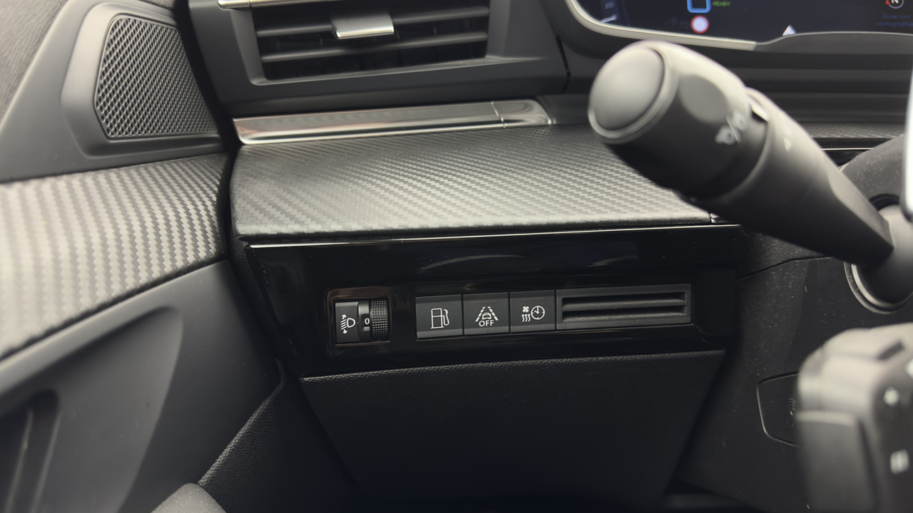 Peugeot 508 SW Hybrid 225 e-EAT8 — photo 15