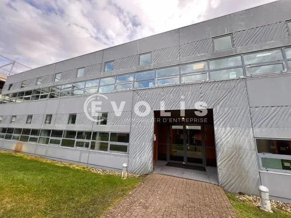 Bureaux - A LOUER - 260 m² non divisibles