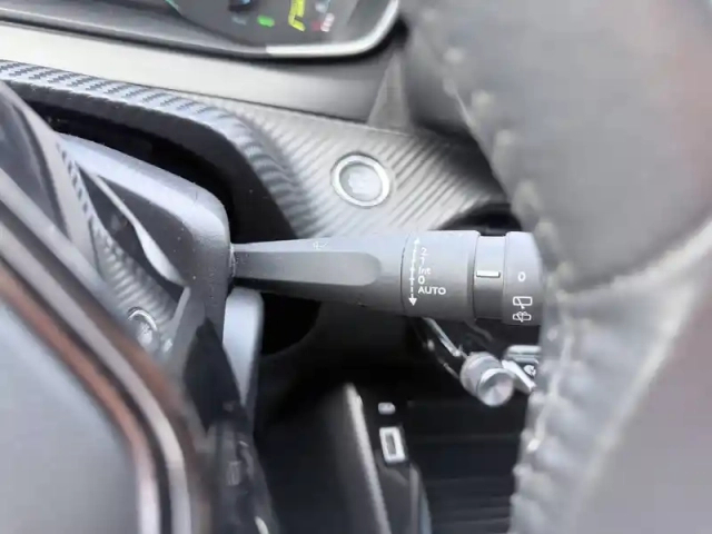 Peugeot 2008 electrique 136 ch — photo 17