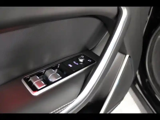 Jaguar F-Pace p400e plug-in-hybrid r-dynamic se bva8 awd — photo 9