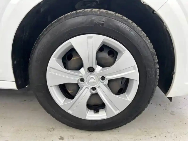 Dacia Sandero sce 65 - 22 — photo 30