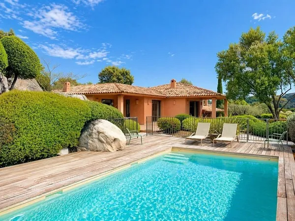 Maison 7 pièces 233 m²