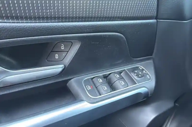Mercedes Glb 200 d 8g-dct — photo 47