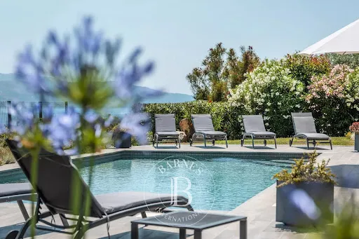 Villa 7 pièces 194 m²