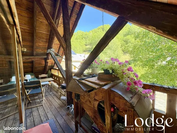 Maison 8 pièces 270 m²