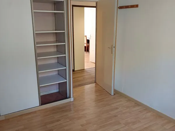 Local professionnel à louer — boussy-saint-antoine (91)