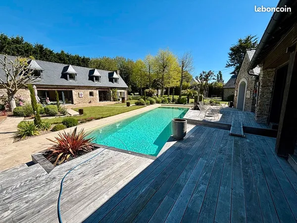 Propriété 8 pièces 331 m²