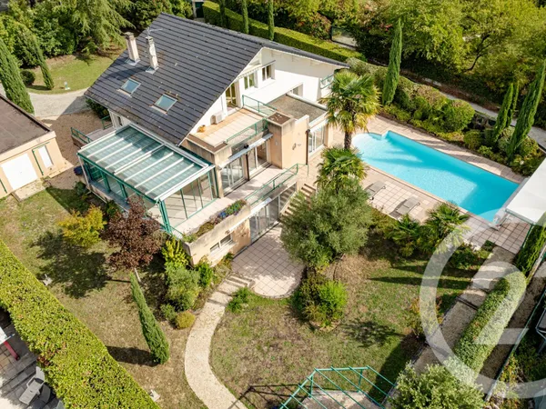 Maison 8 pièces 296 m²