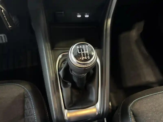 Renault Captur tce 90 ch — photo 17