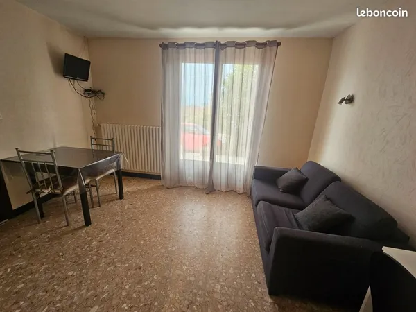 Particulier Loue studio meublé Viriat proche Bourg Nord