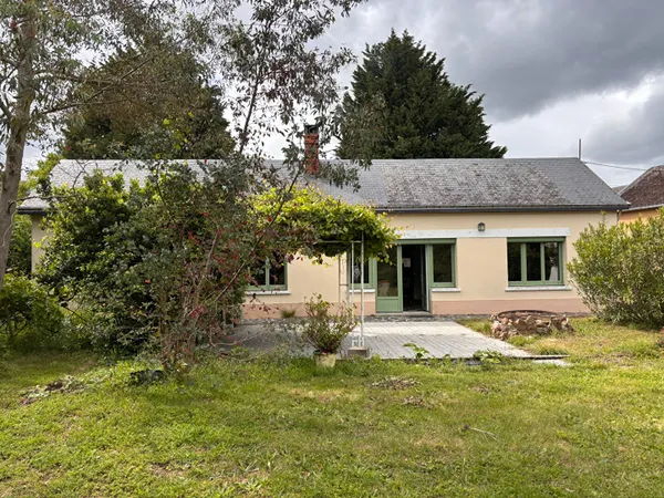 MAISON EN PLEINE CAMPAGNE DE VILLAINES SOUS MALICORNE