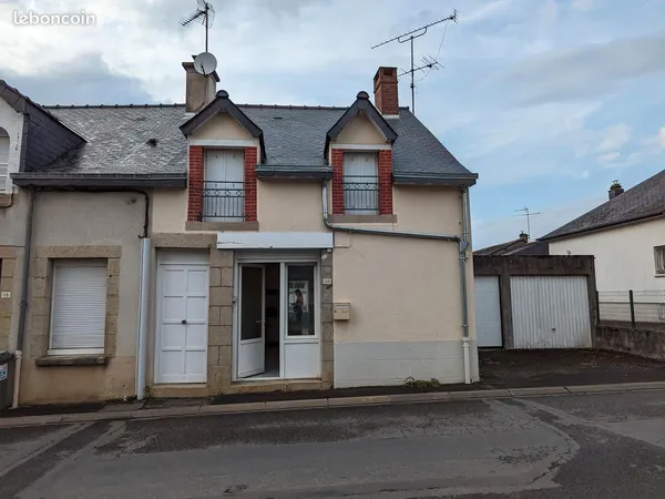 Maison rénovée à louer st pierre la cour T2 bis