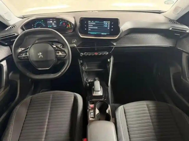 Peugeot 2008 e- 136ch style — photo 8