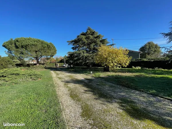 Terrain 1138 m² Lespinasse