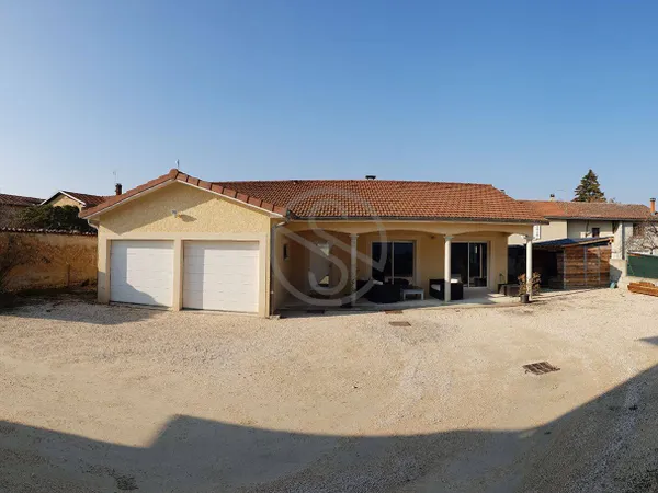 Maison de plain-pied 7 pièces 133 m²
