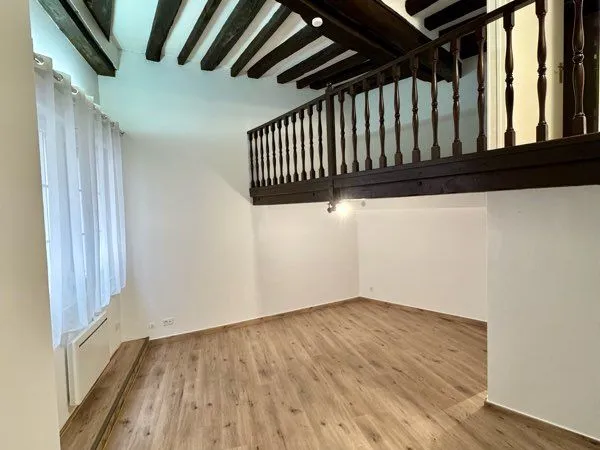 Appartement rénové avec mezzanine - 39 m² - Verdun - 535 CC