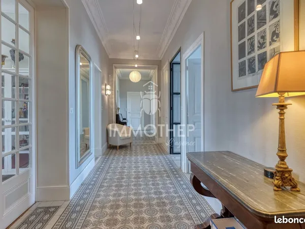 Appartement 5 pièces 146 m²