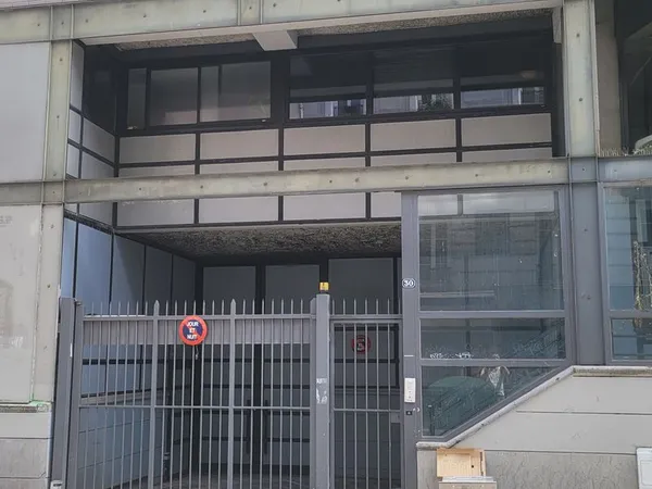 Parking - rue moret 75011
