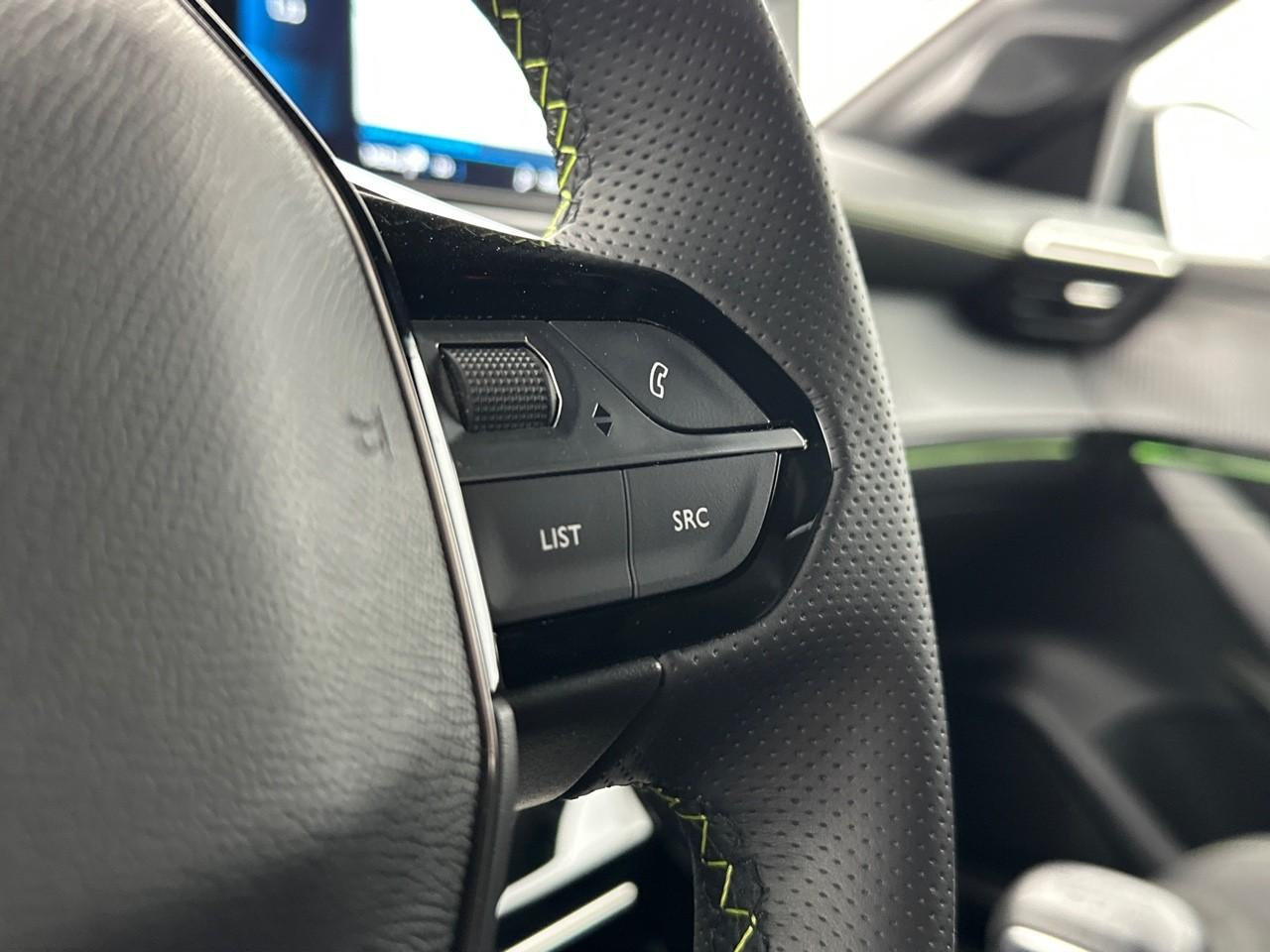 Peugeot 208 puretech 100 s&s bvm6 gt pack — photo 19
