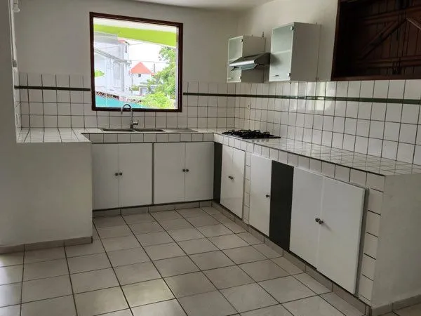 Maison Location Le Gosier 4p 80m² 980€