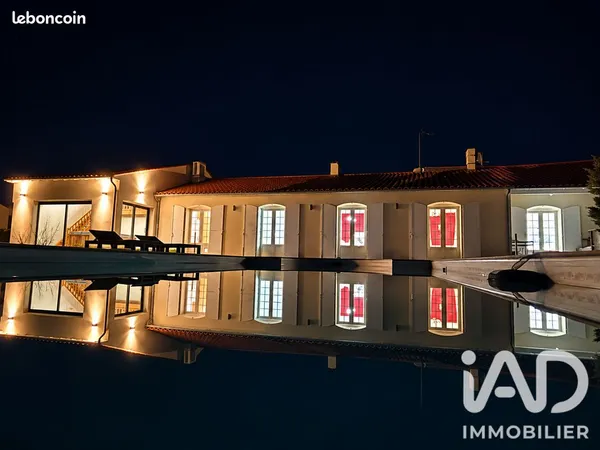 Propriété 9 pièces 274 m²