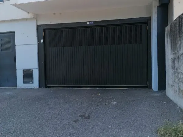 Loue Garage