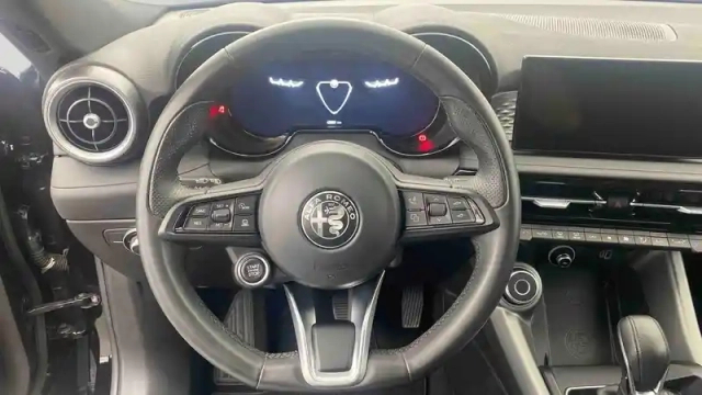 Alfa Romeo Tonale 1.5 hybrid 130 ch tct7 — photo 18