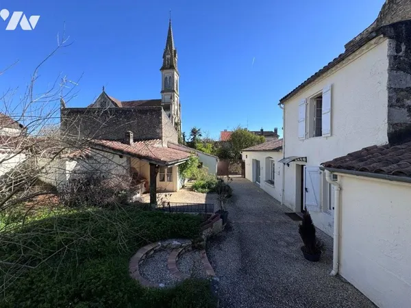 Maison 12 pièces 225 m²