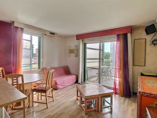Appartement 2 pièces à vendre à Massy - Secteur Villaine - balcon, cave