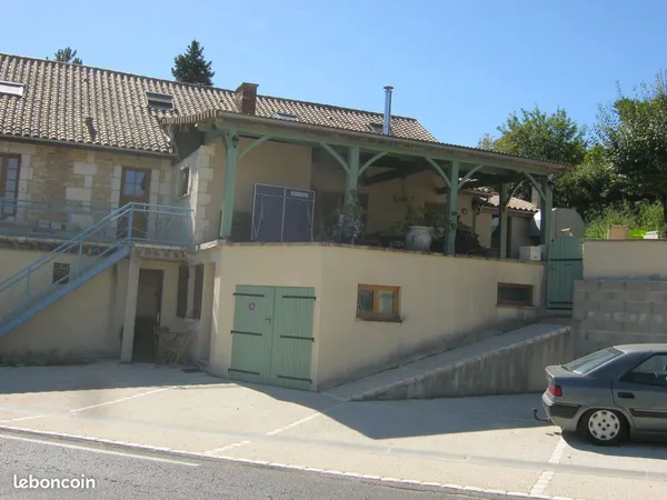 Maison en pierre - 1 Appartement + 3 Gîtes + 1 Restaurant