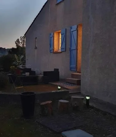 T2 meublé rdj villa a l'annee