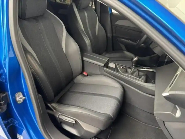 Peugeot 308 1.5 bluehdi 130 allure pack gps camera 180 carplay — photo 9