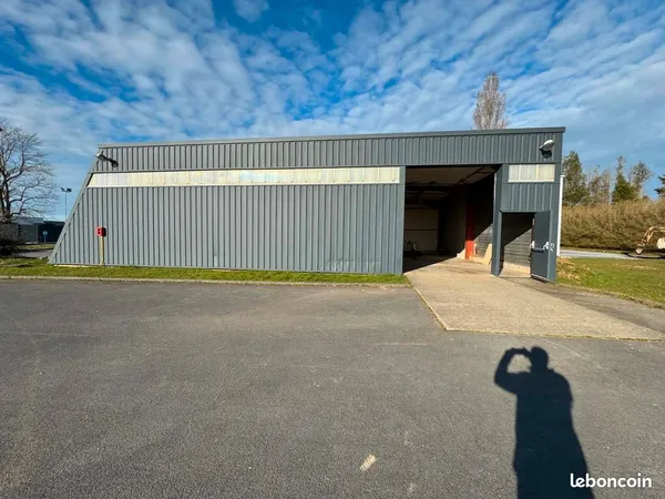 Local d'activite 220m² a louer hermival les vaux (lisieux)