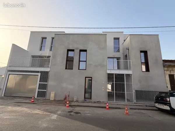 Superbe studio 35 m2 150m tram Jean Jaurès avenue Thiers
