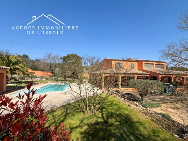 Propriété 225m2, 4 chambres, piscine, pool house, double garage, 3000m2 de terrain
