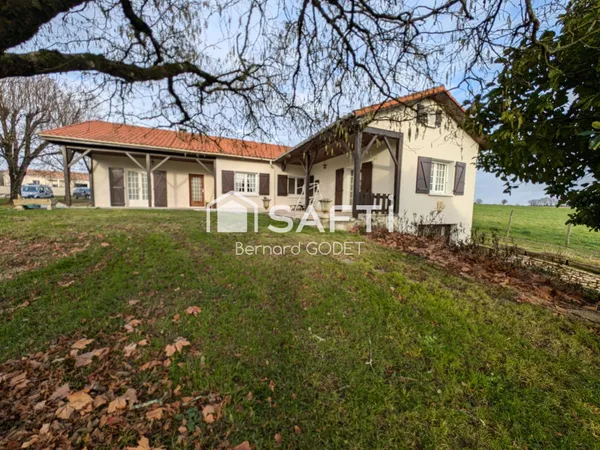 BERNARD GODET vous présente cette maison située à LES ADJOTS.