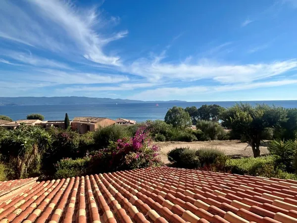 LOCATION MEUBLEE T1 BIS MAGNIFIQUE TERRASSE VUE MER ROUTE D