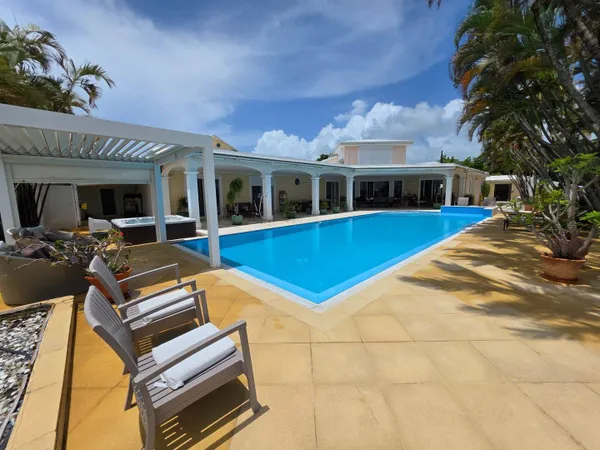 Maison 7 pièces 284 m²