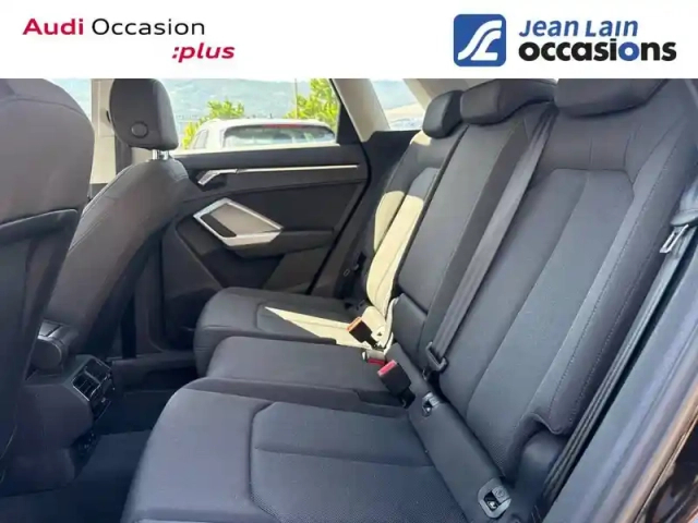 Audi Q3 35 tdi 150 ch s tronic 7 — photo 17