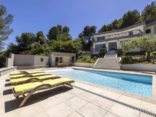 Villa 6 pièces 155 m²