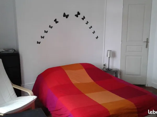 F1 BIS MEUBLÉ 23 m² - TOURS HYPER CENTRE - BALCON - TOUT COMPRIS