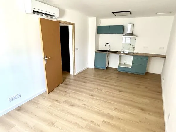 MAUGUIO - T2 rénové avec 40 m² de combles privatifs