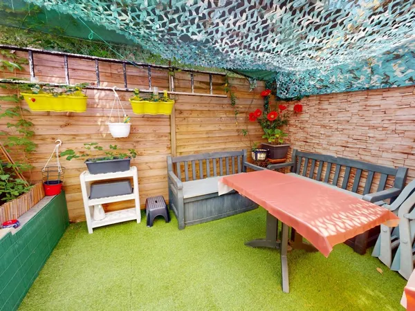 2 pièces Rez-de-jardin - rue de France - Double terrasse